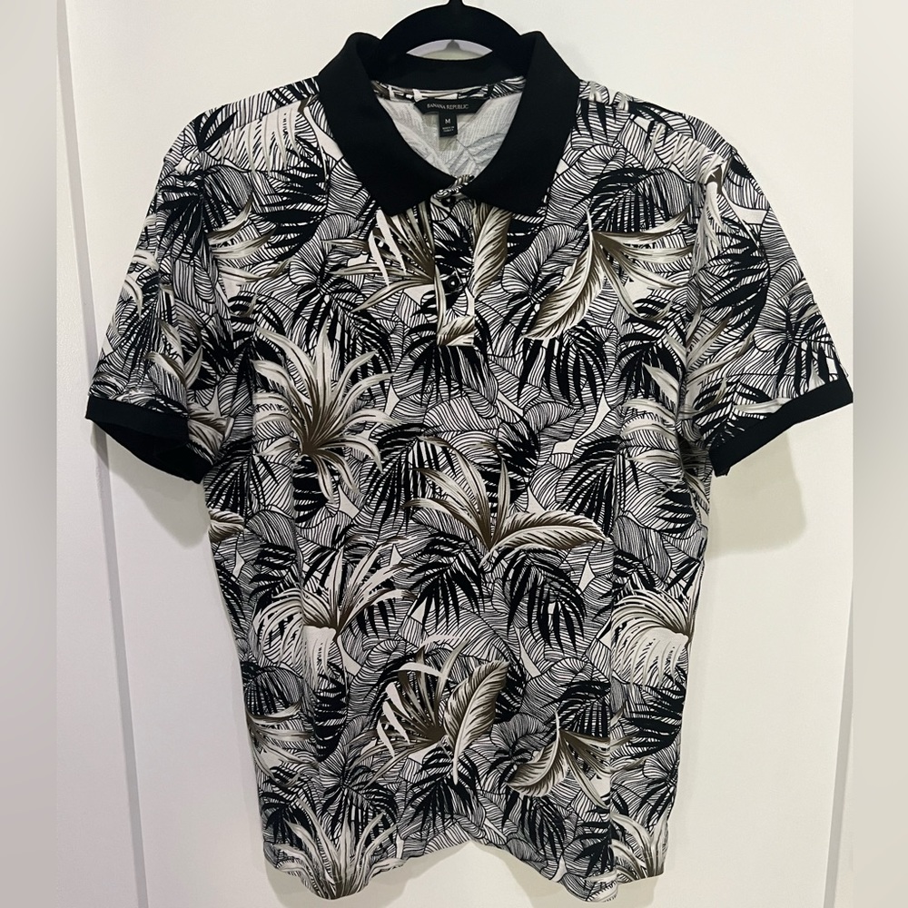 Banana Republic Polo Shirt M. Lightly worn